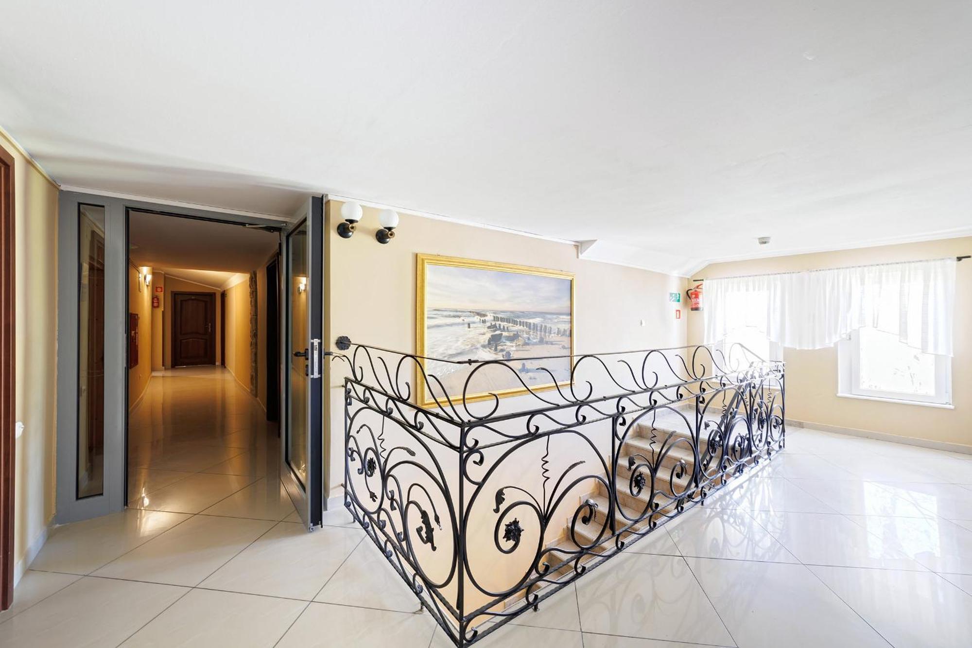Stratos Bed & Breakfast Leba Ngoại thất bức ảnh